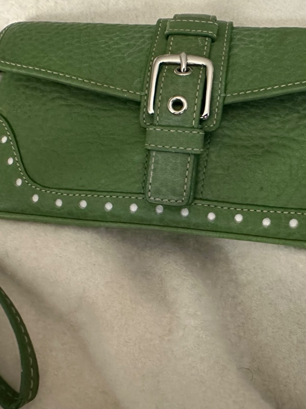 COACH vintage rare apple green color with a snap closure. - Picture 3 of 9